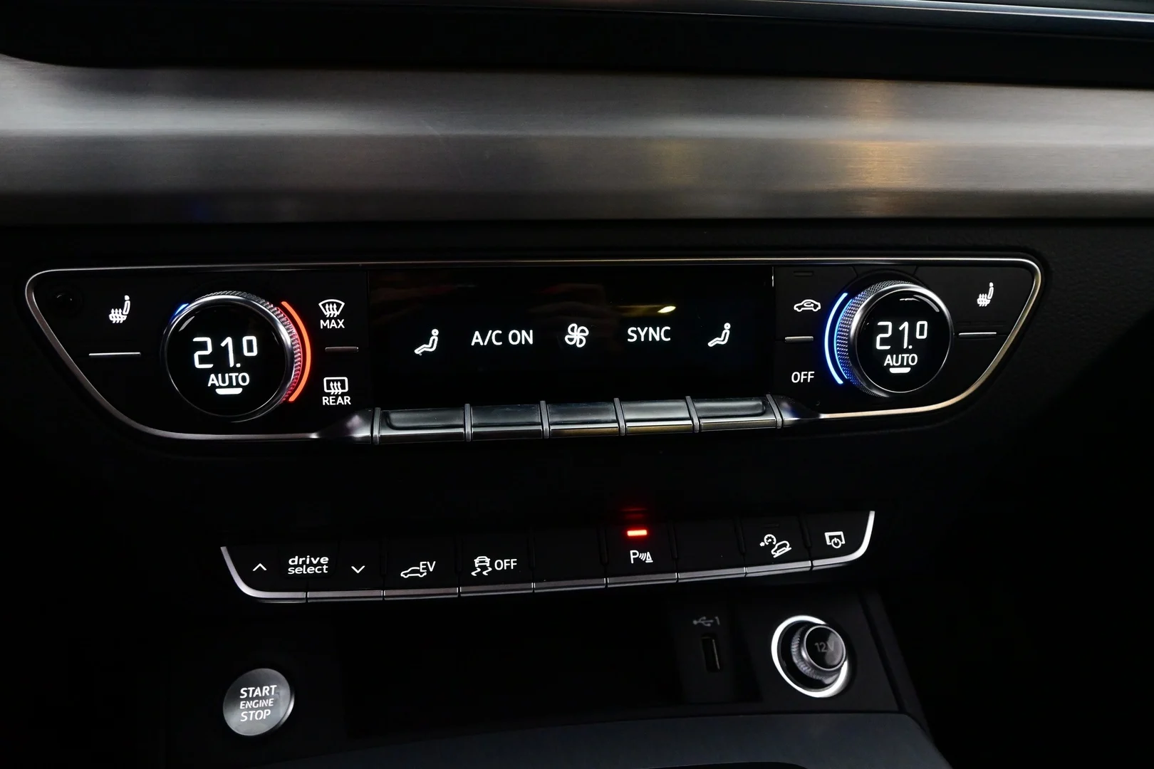 Car Image - 2LaAzPFZH6mEj3ceNtOOYl