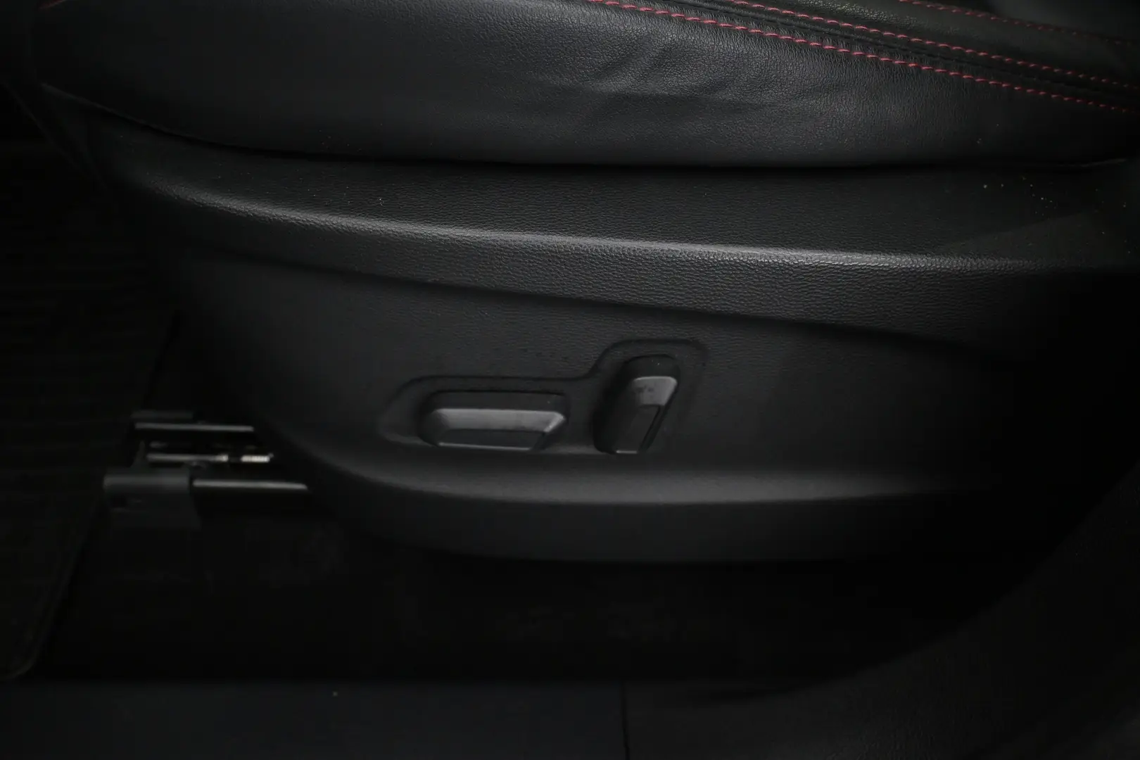 Car Image - 6XK3NVVQ3UneHgl9yrwk3