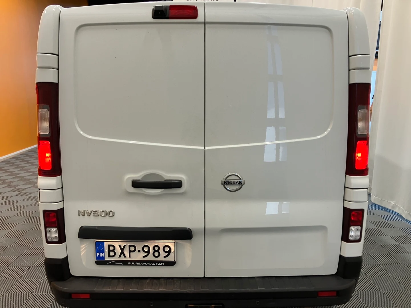 Car Image - 3AiBEV0etdjAxpLmngziBJ