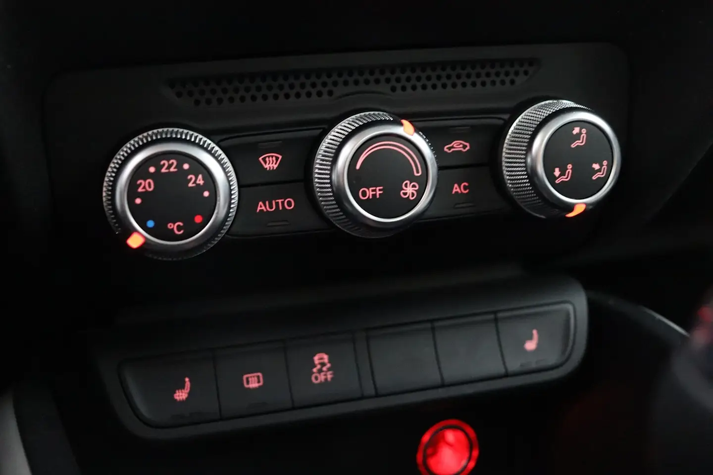 Car Image - 7sZZgOqkJSCx4BMEMNiZKI