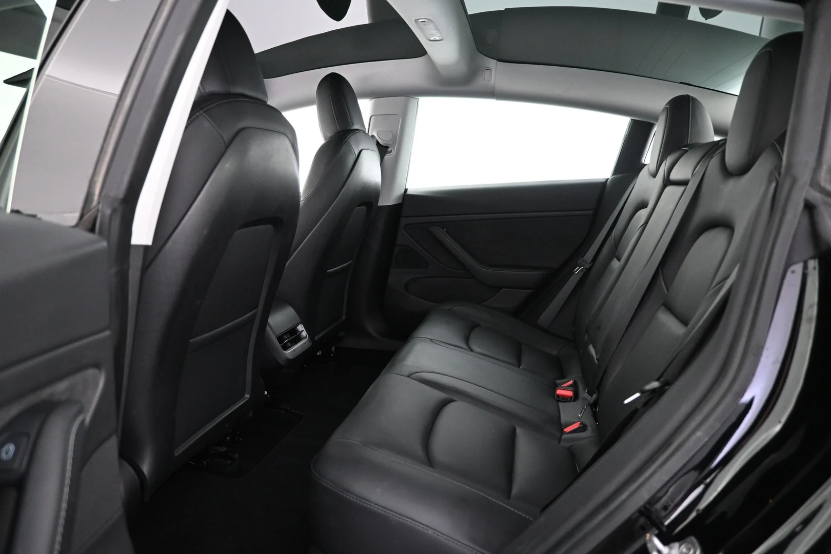 Car Image - 6Lx75Q6TbauWNQTEM6ZeX3