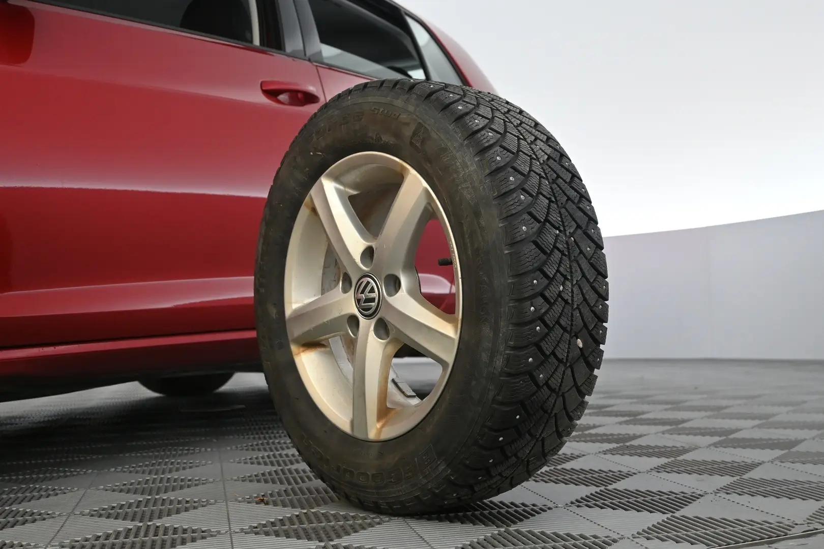 Car Image - 1YM5IqqaHAzxLiLRCtVsQV