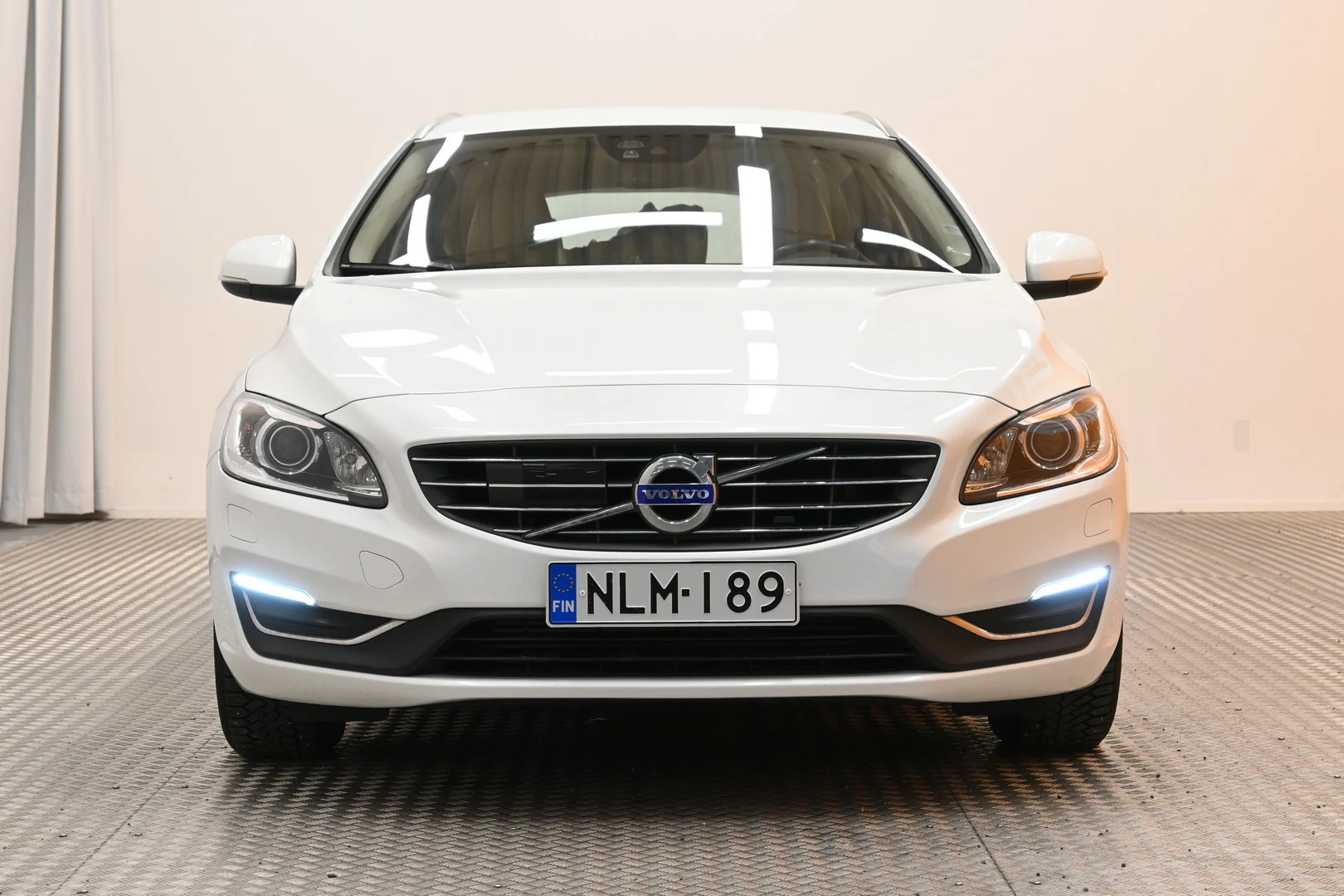 Car Image - 7mn8quq9DwT8kngozPDzW7