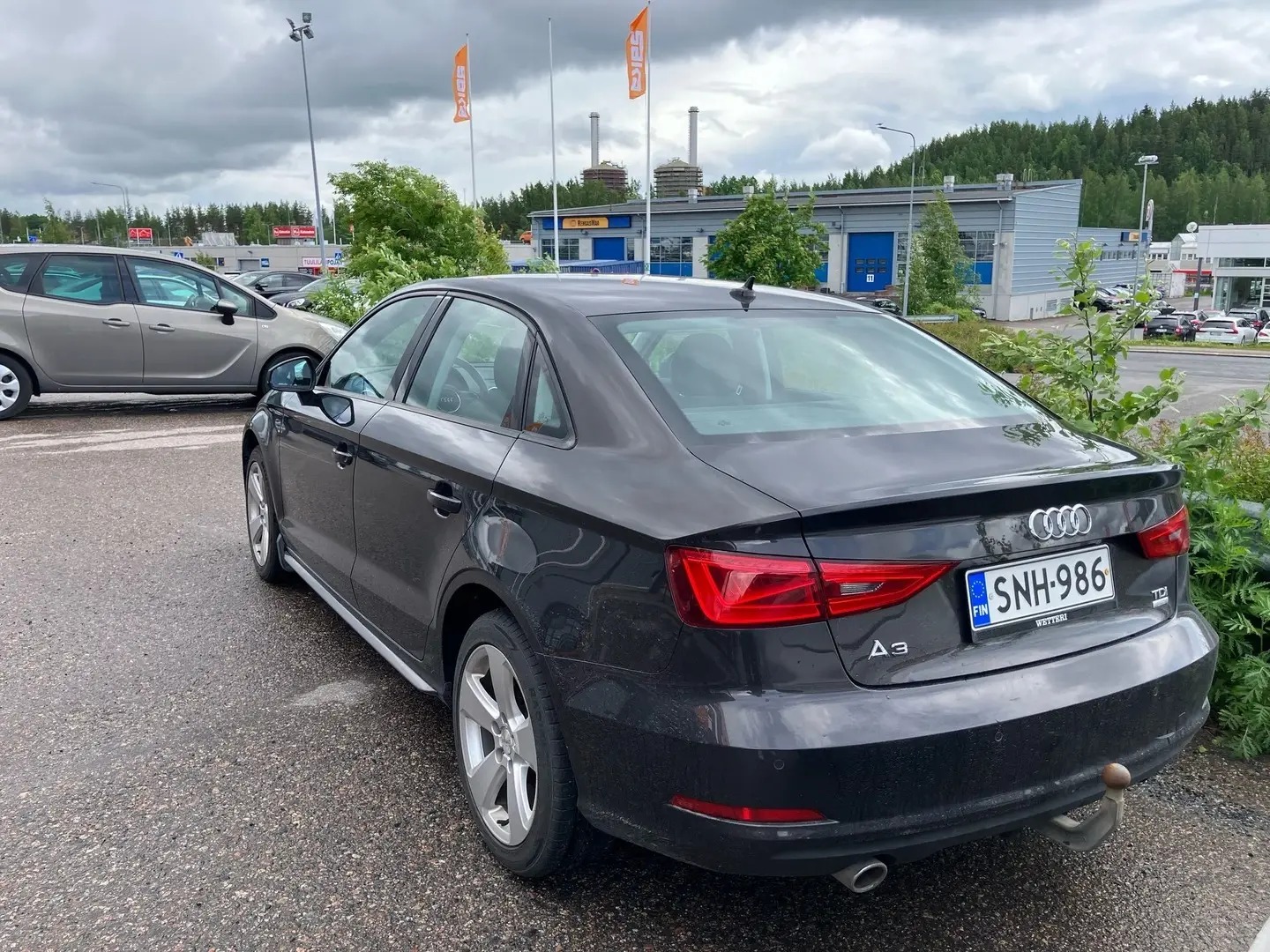 Car Image - REQR45s2q8q7ytJChAu4W