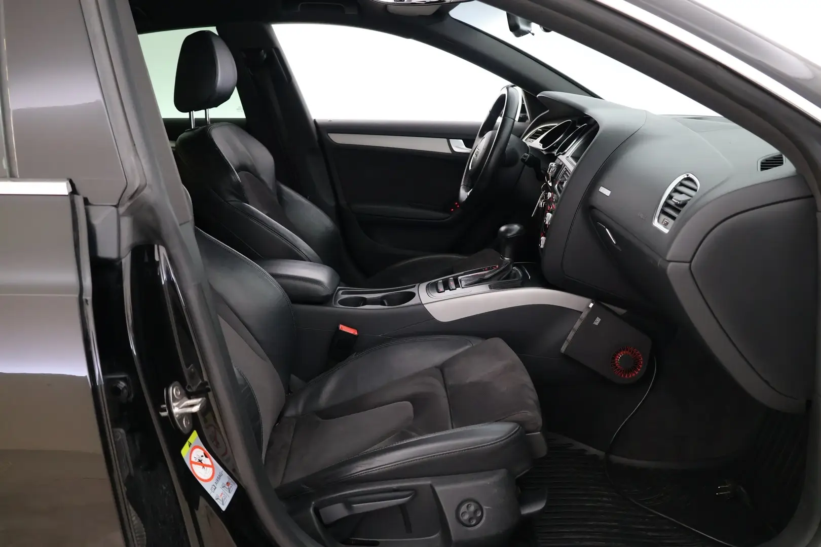 Car Image - 3BTw8fjPfiEKWlpDmaMcJW
