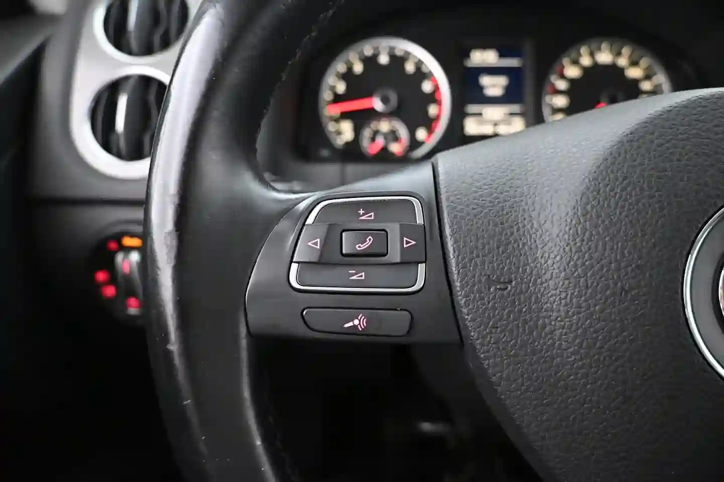 Car Image - 6TrG6ORZfoO1hi8wFGJzmf