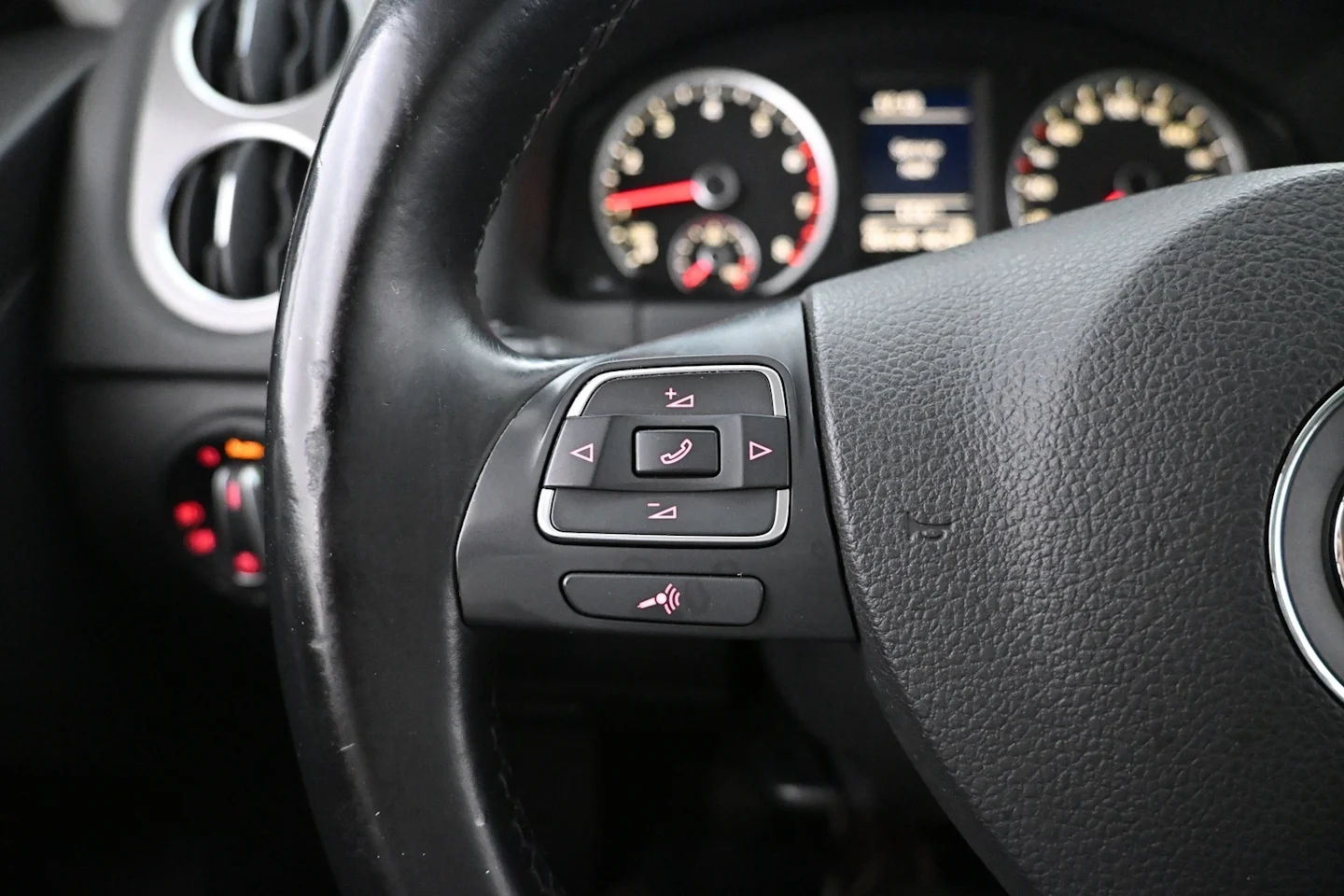 Car Image - 6TrG6ORZfoO1hi8wFGJzmf