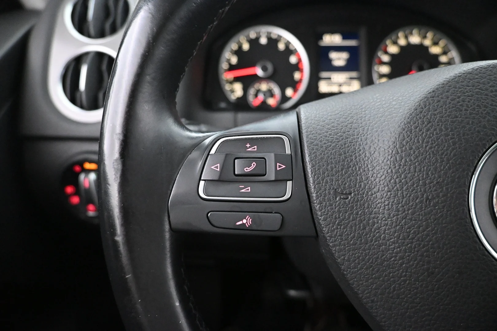 Car Image - 6TrG6ORZfoO1hi8wFGJzmf