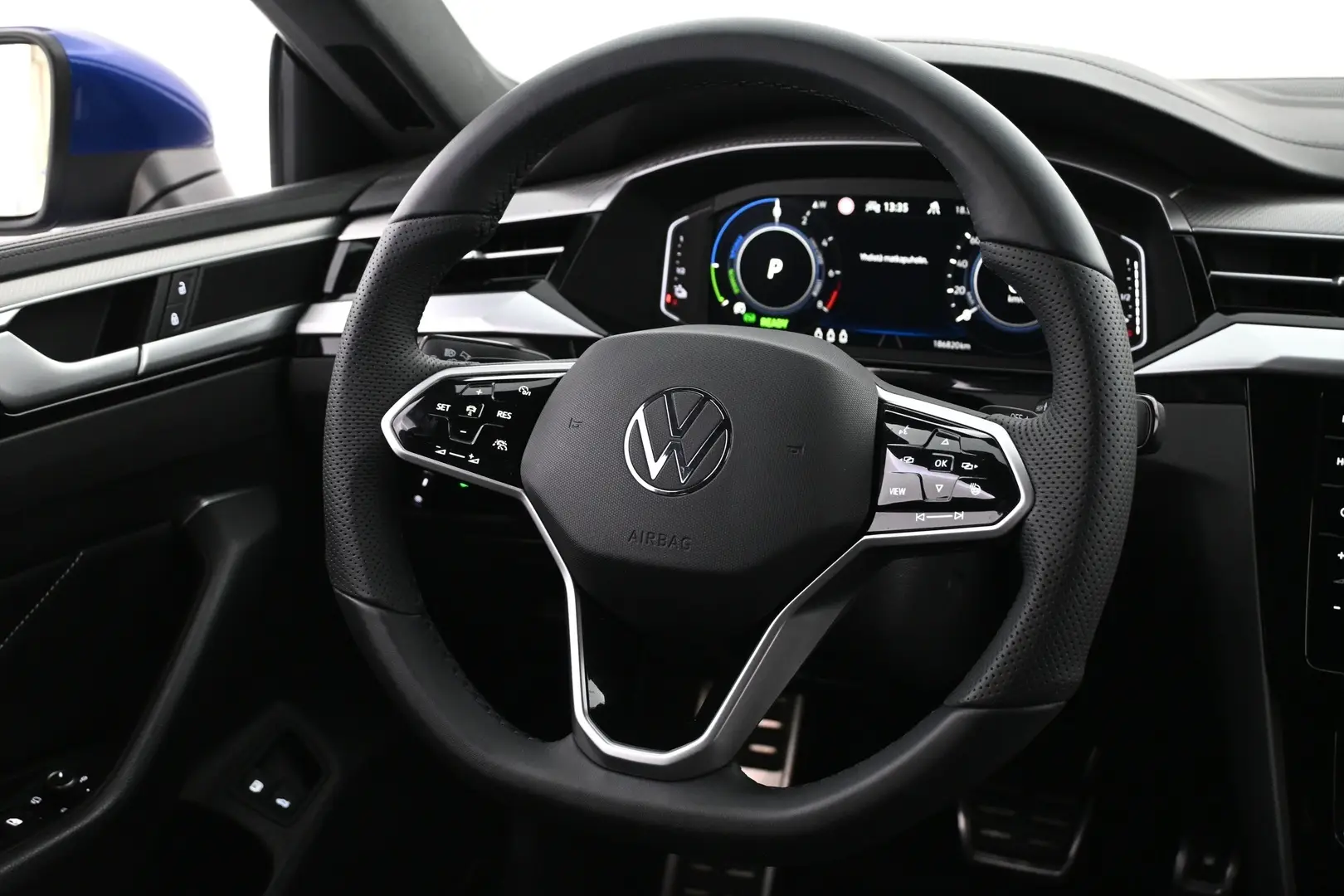 Car Image - 2rgKRgHcE9MeLXeq8mI63L
