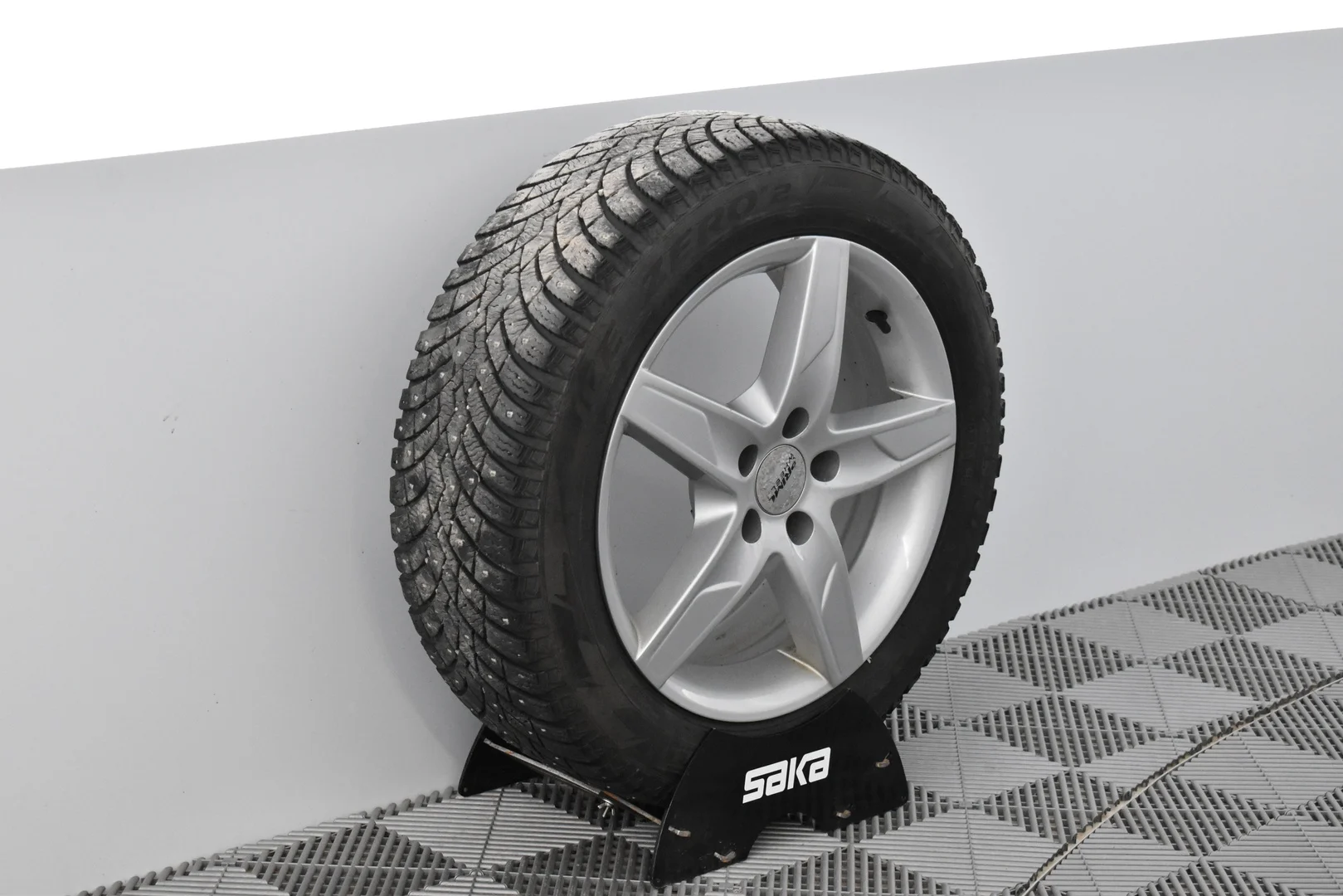 Car Image - 5kXnxKDKbmtKuM54jtUYa6
