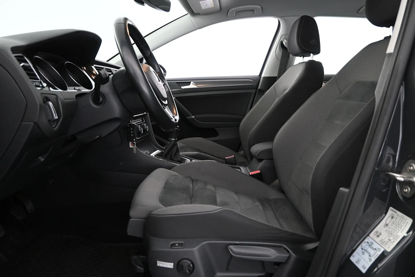 Car Image - 3AEGBZB43VFtUNYuhwuFLL