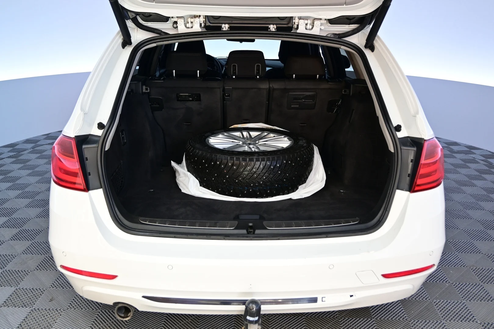 Car Image - 5jSW6hEuwMBZzi5wsXZ8r0