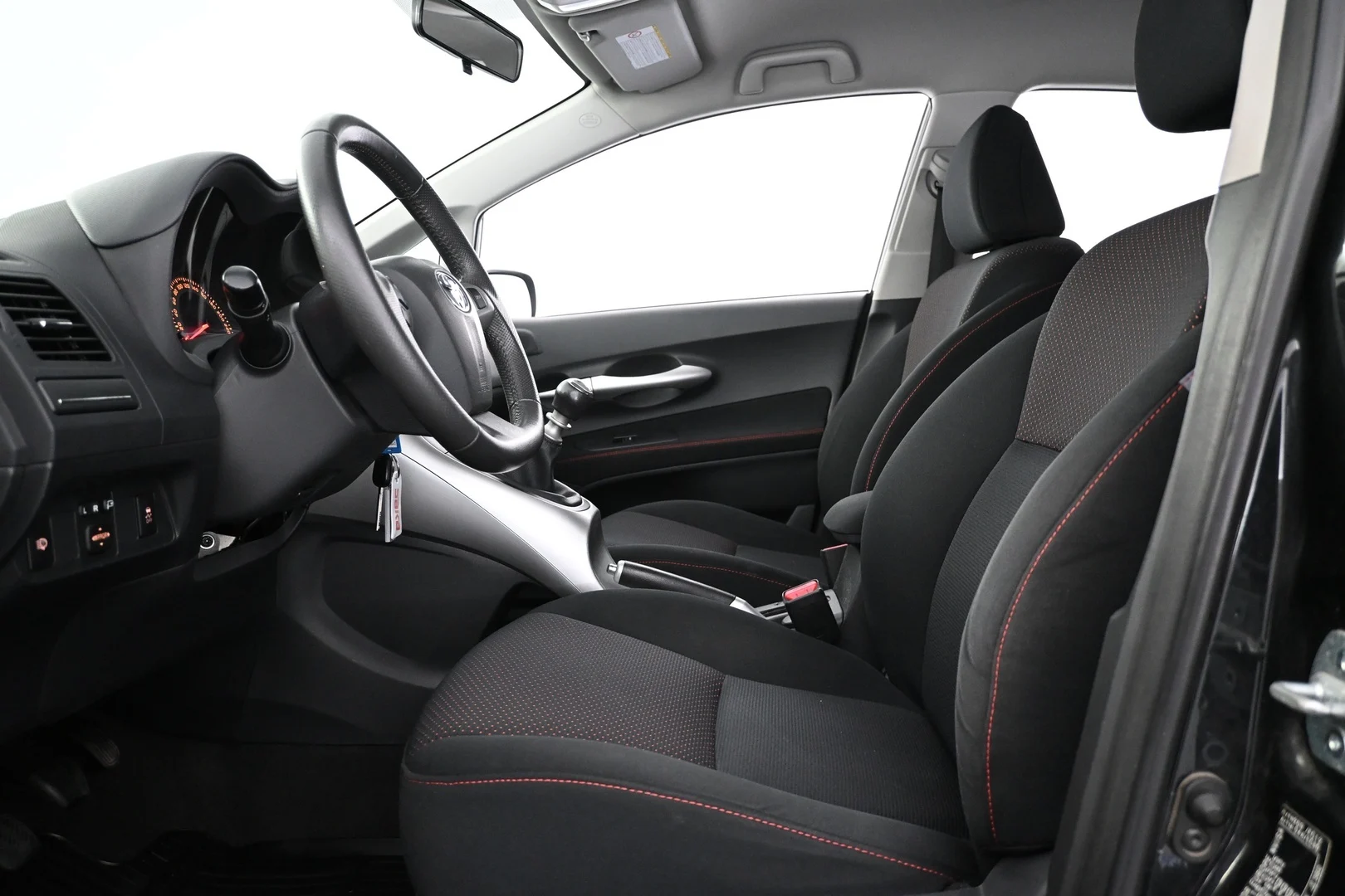 Car Image - 2cW7Rea1AvNziRmDOVpfFi