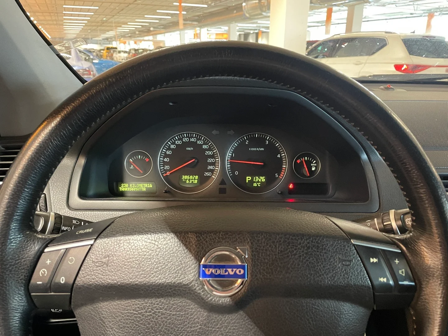 Car Image - 228ryRZUXHCHxtUupSYo3s
