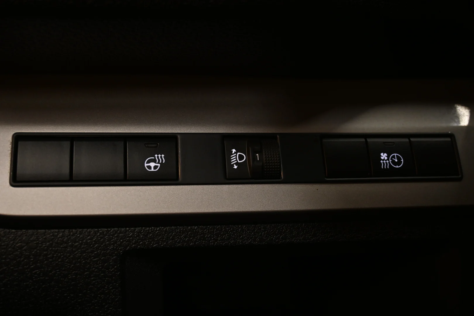 Car Image - 6I4daBv1ClqxrwyozwnNxZ