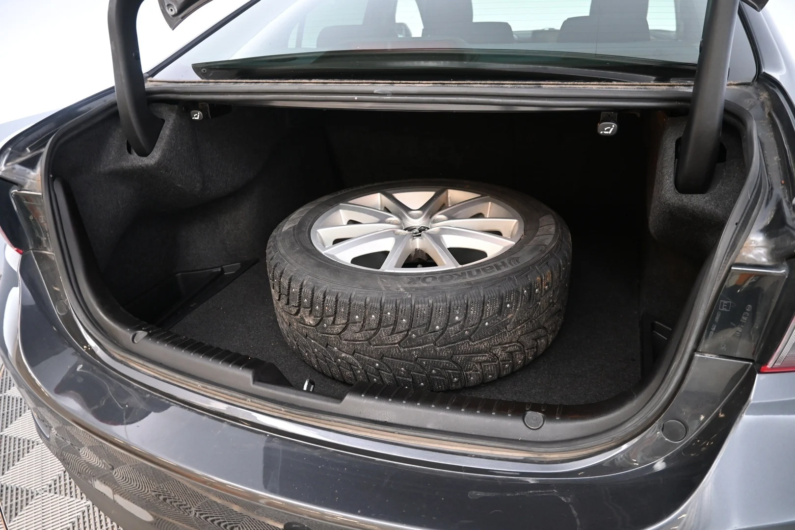 Car Image - 6la7MkurZy80KZ6PbuKXg0