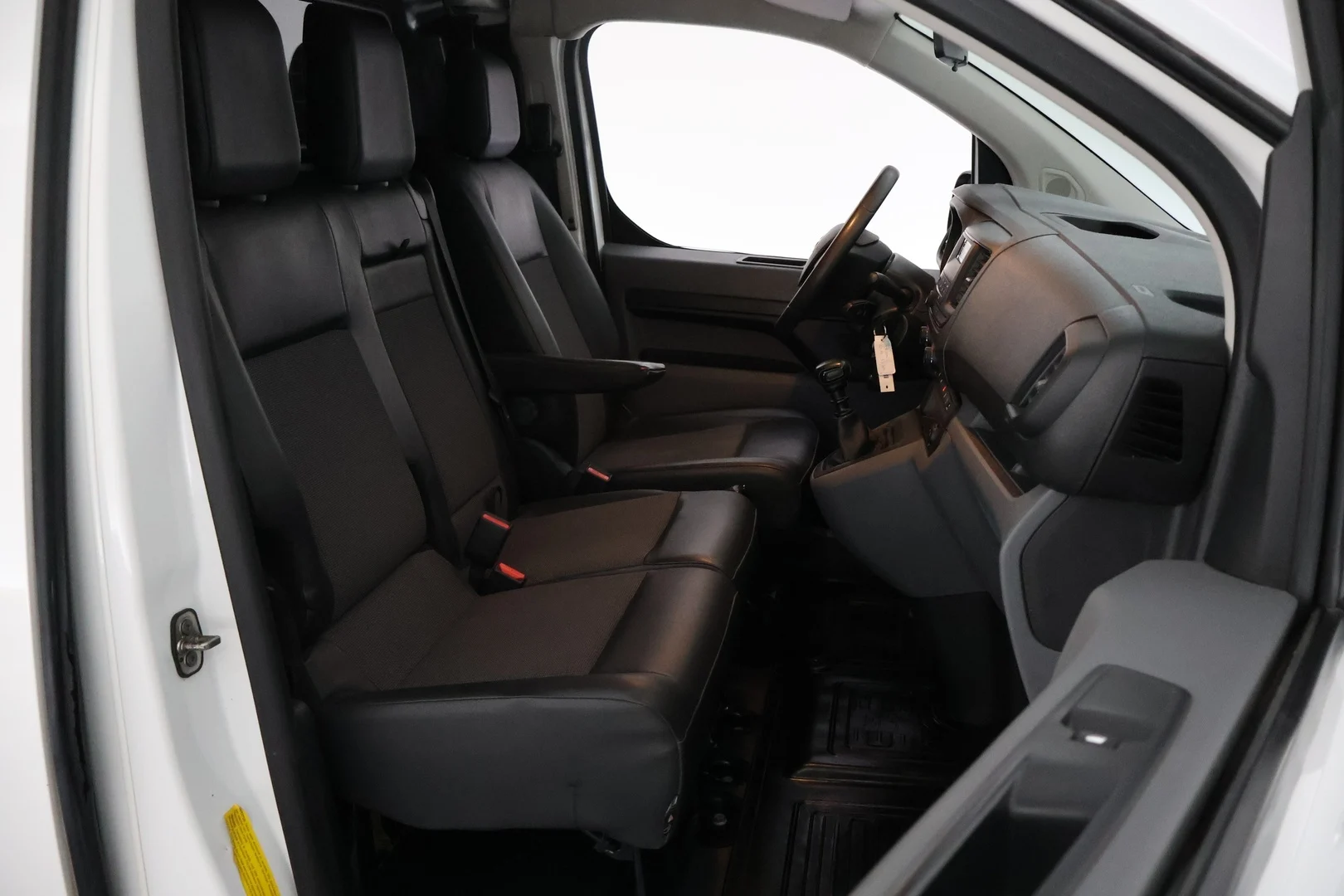Car Image - 3nlJsUgZAf2cWRYKMyTWto