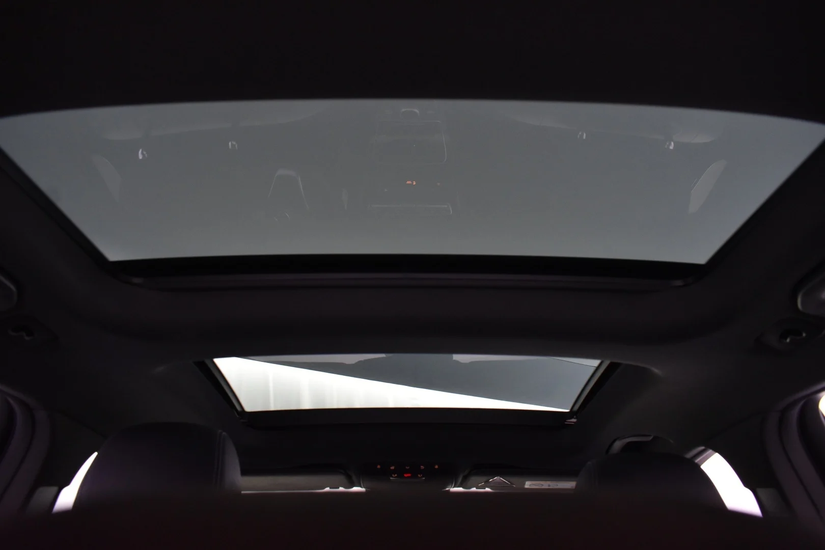 Car Image - 2r9E6lYTsSX7GMuj1N0Zjl