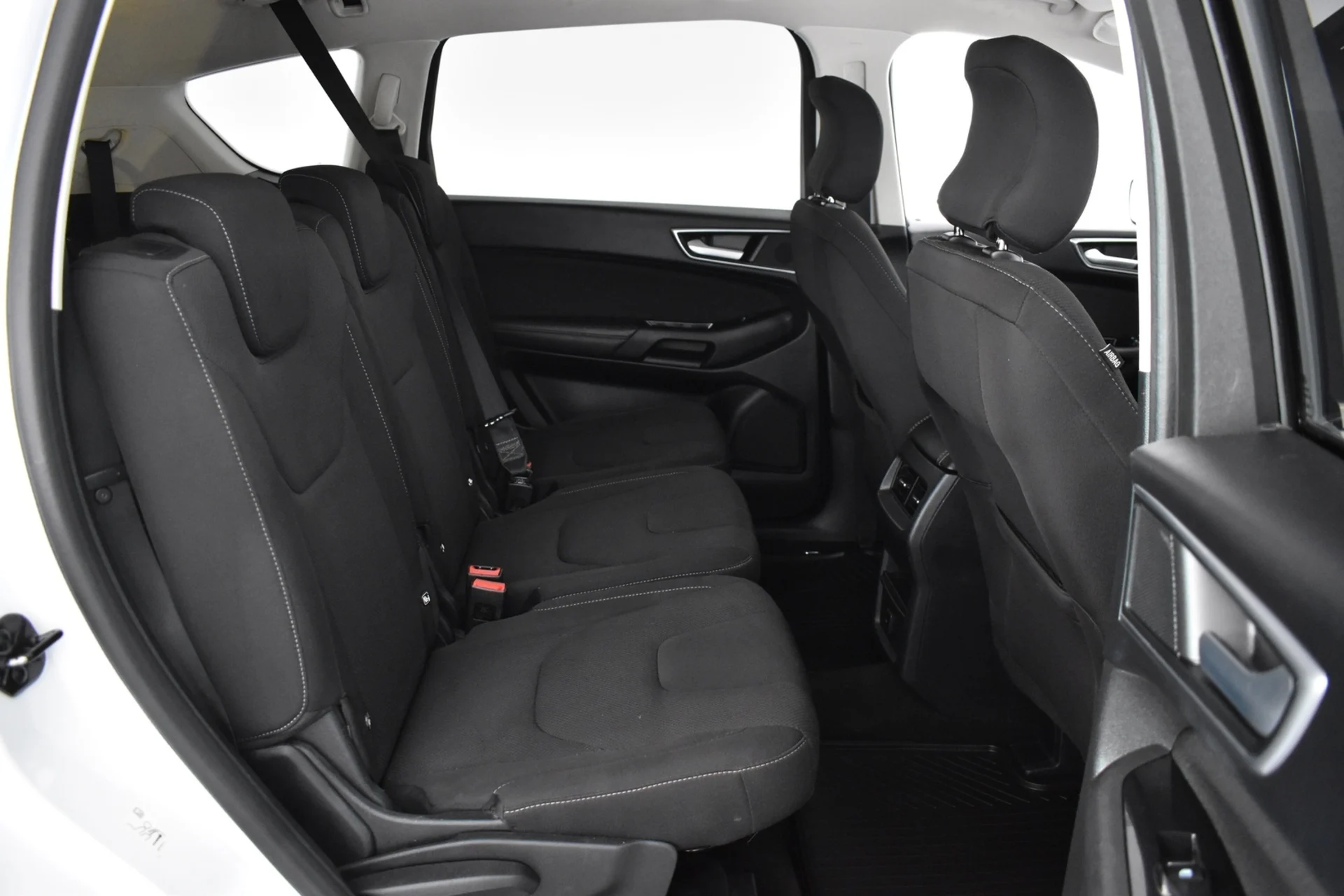 Car Image - bAo5caeL3b3eIEMPE7T9V