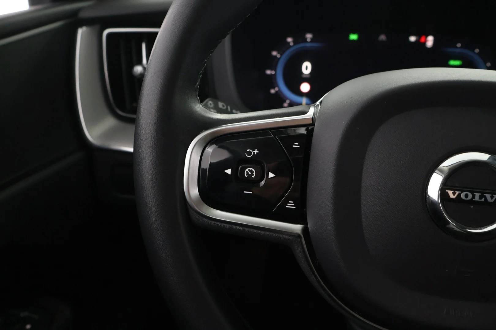 Car Image - y8QXUhw7qAzNICY6UaxLq