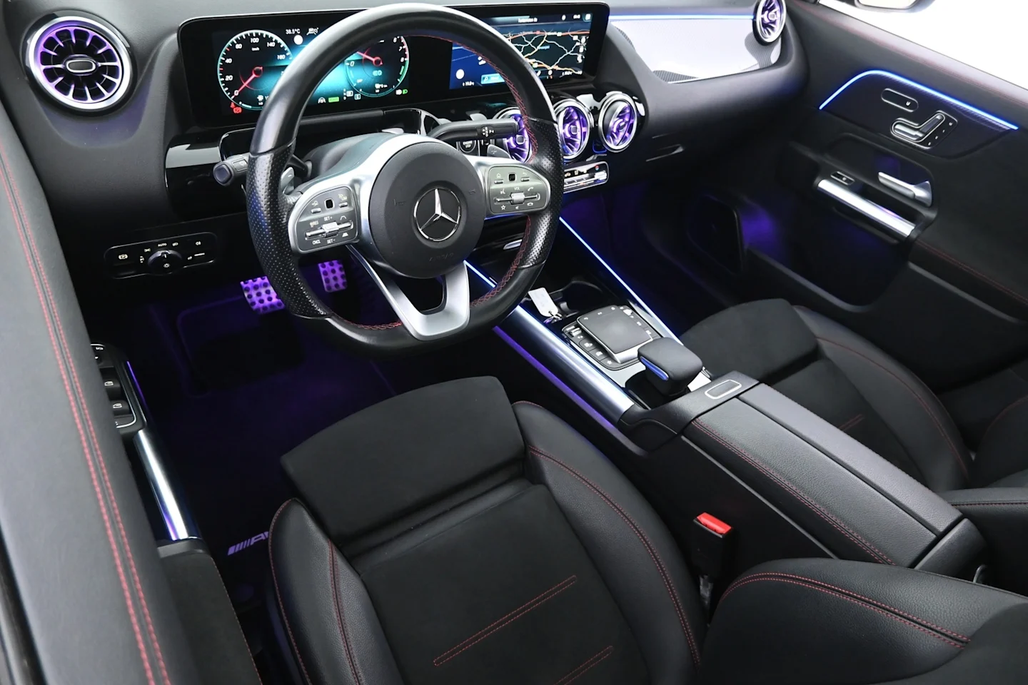 Car Image - 1UJPwY4p9HL2BvR3OZMHiZ