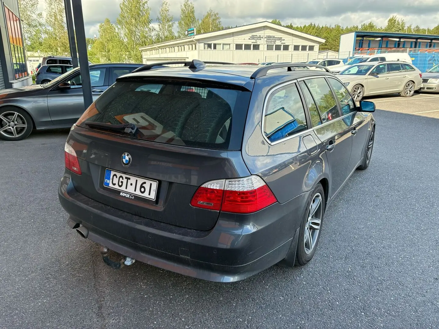 Car Image - 8kTN42r3JTpYHMjQ8x1bT