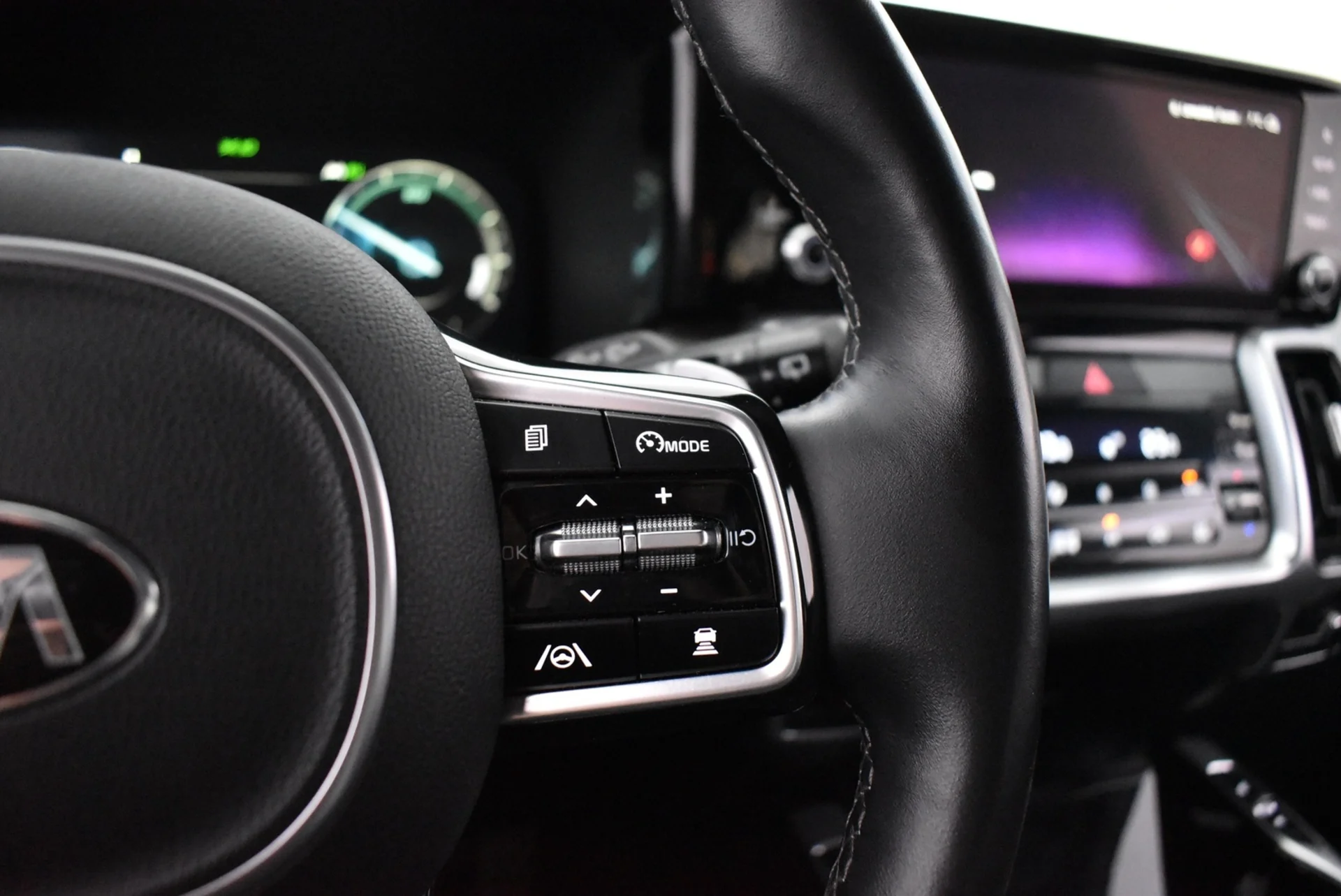 Car Image - 1S0ZKgwlBzxYTPlaF0oVGD