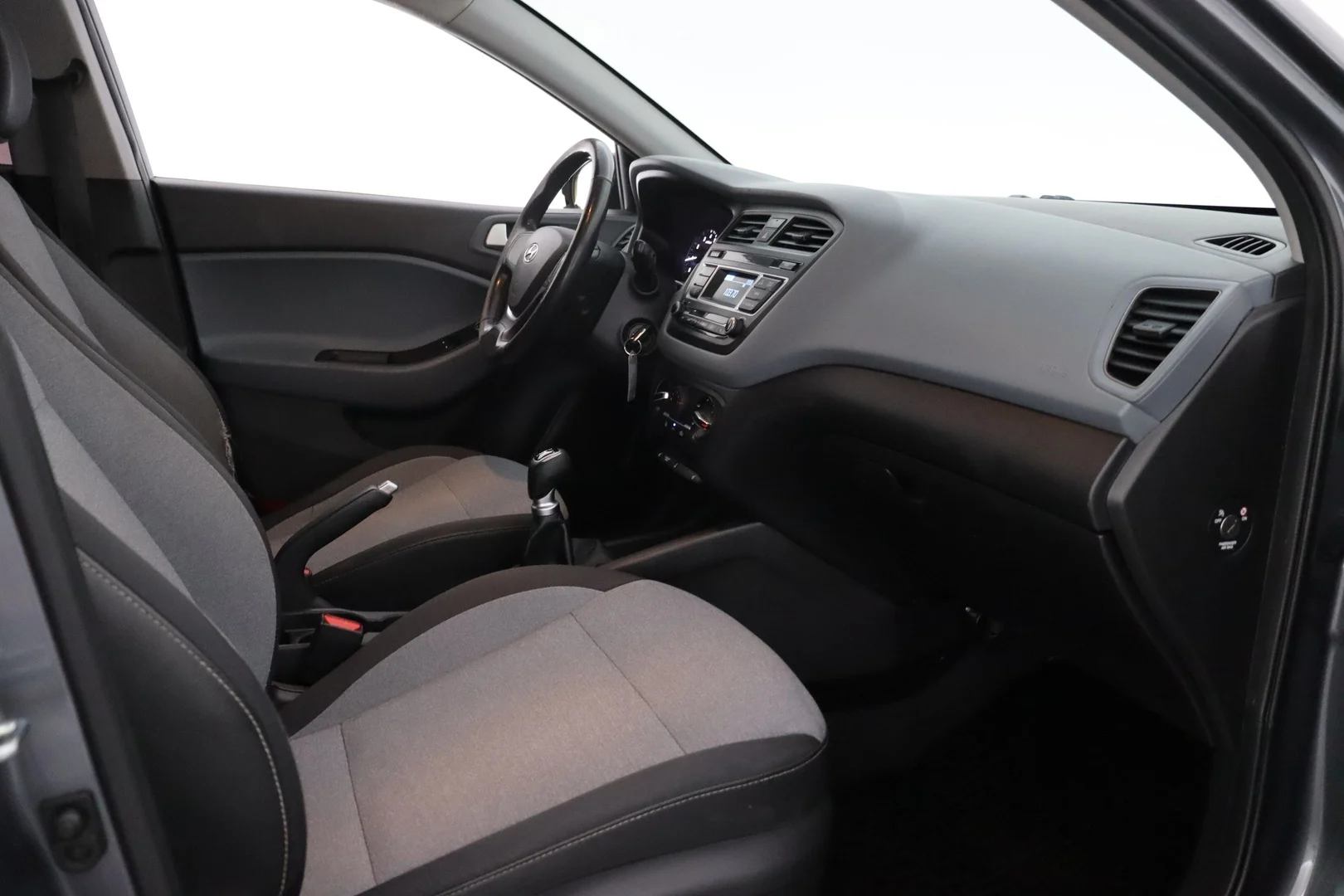 Car Image - 7syra0xHvxgxjdydruwqFv