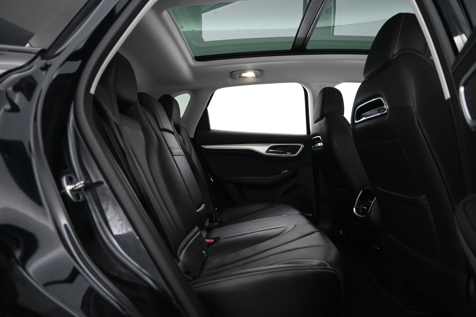 Car Image - 18SKJGZzYfB1DNyTXZr1Ny