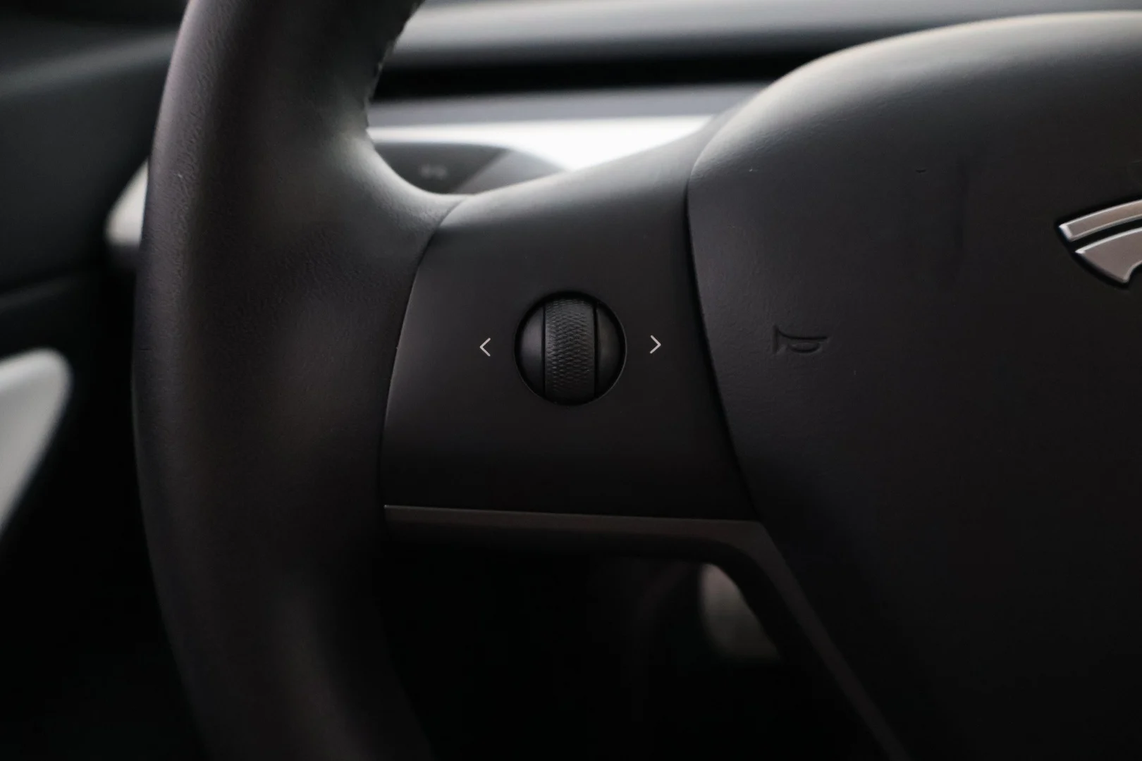 Car Image - 2BwbUrb0CboVihrDJ0m8Mu