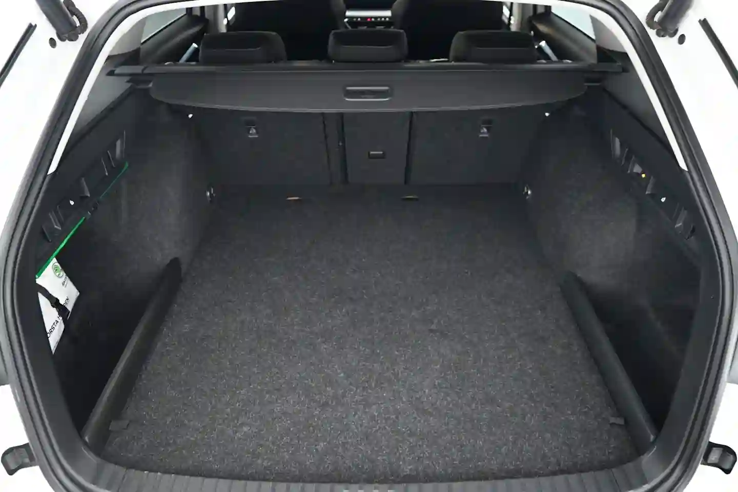 Car Image - 7xtCRWYQx6p1ZO3khQ2vrO