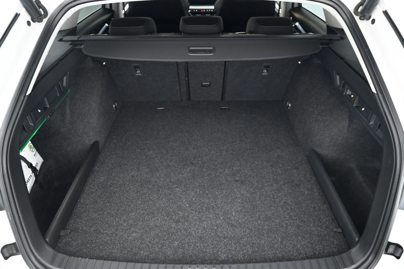 Car Image - 7xtCRWYQx6p1ZO3khQ2vrO