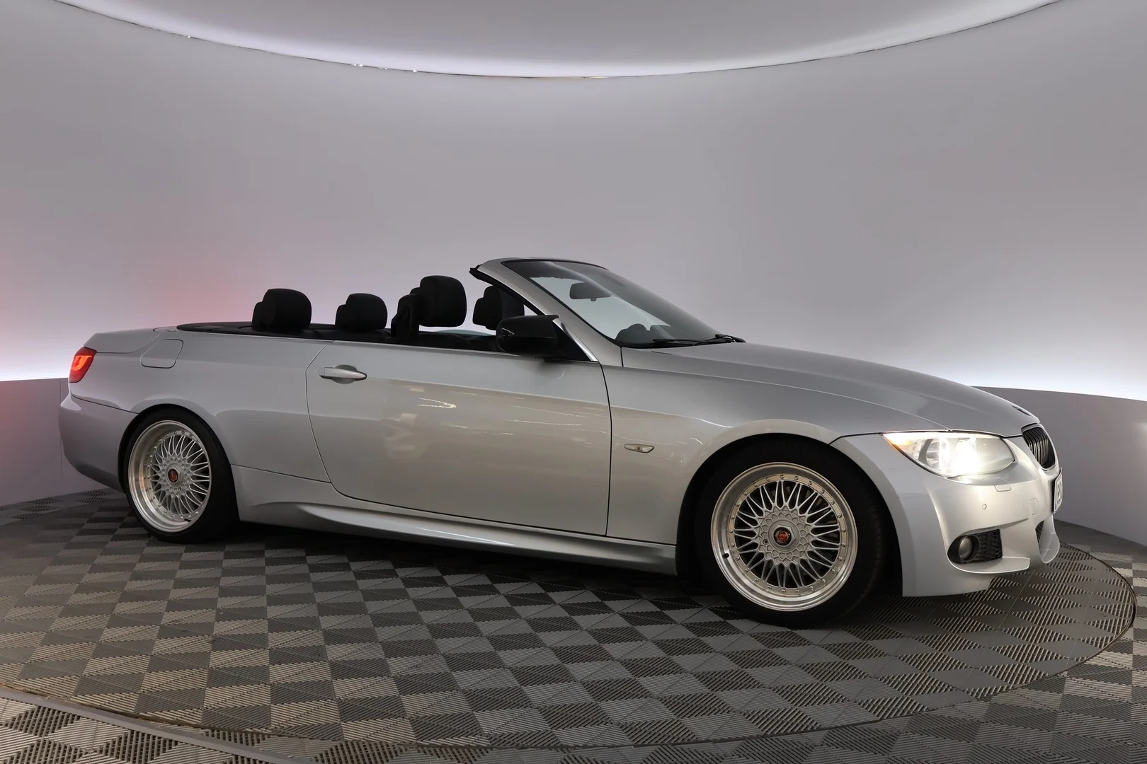 Car Image - 7Gk9fYedStegE5u9fXFx8S