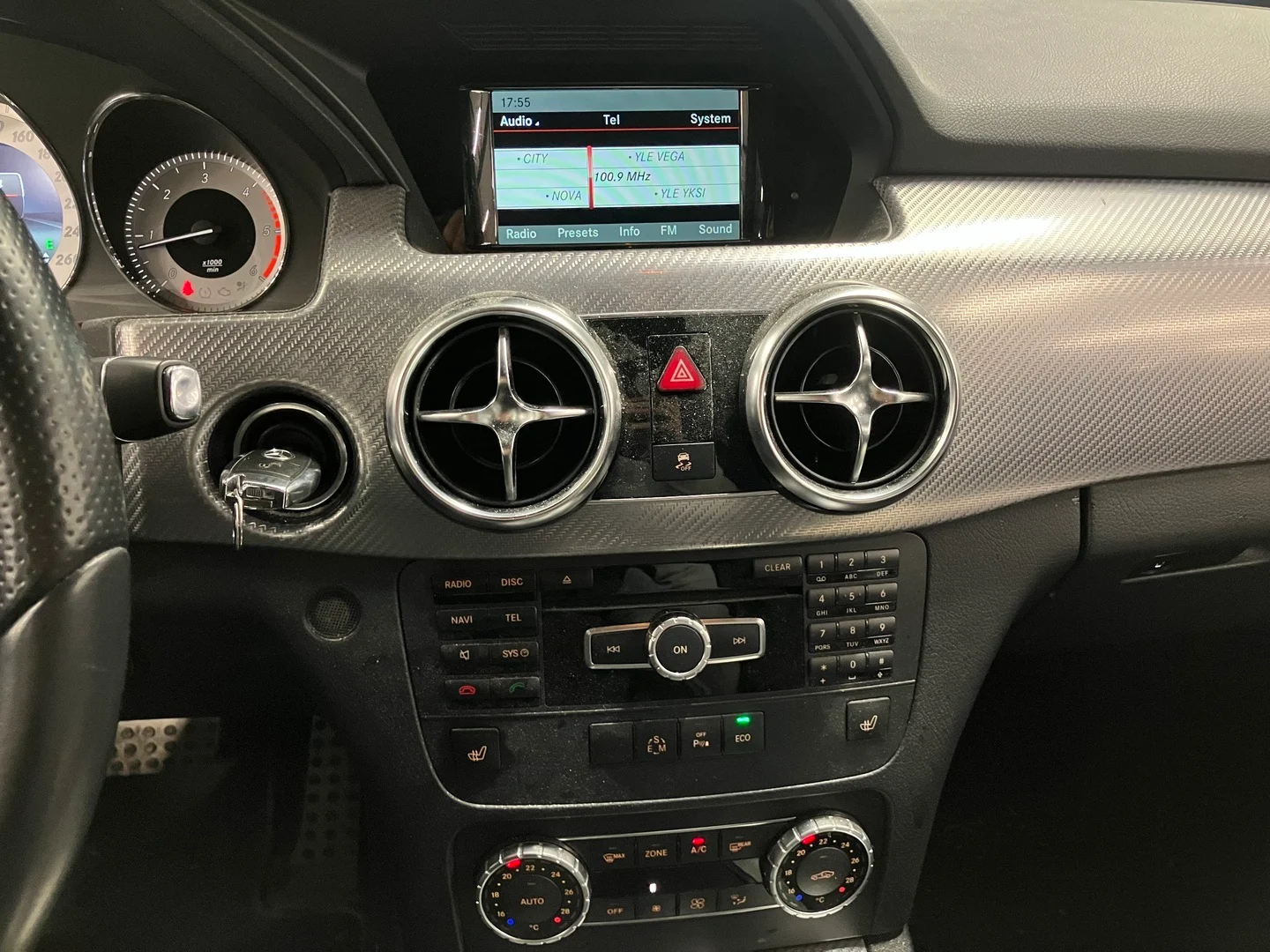Car Image - YwF9ZjDPHPXAWbHz6LjiG