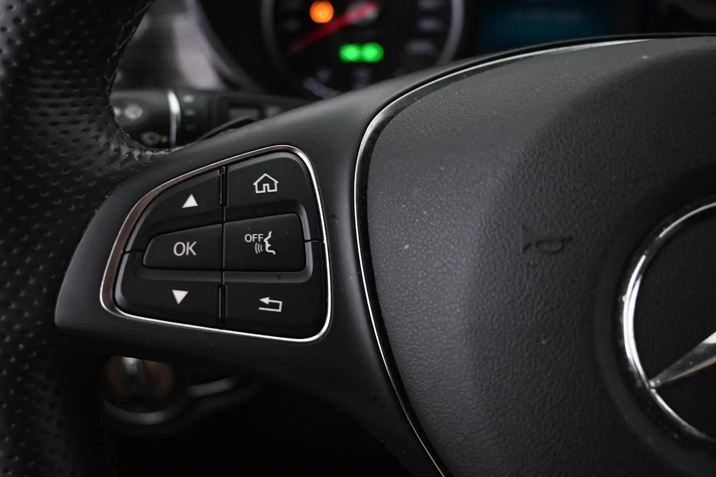 Car Image - 1KVC5KjoAOwUEIVlwmcQZj