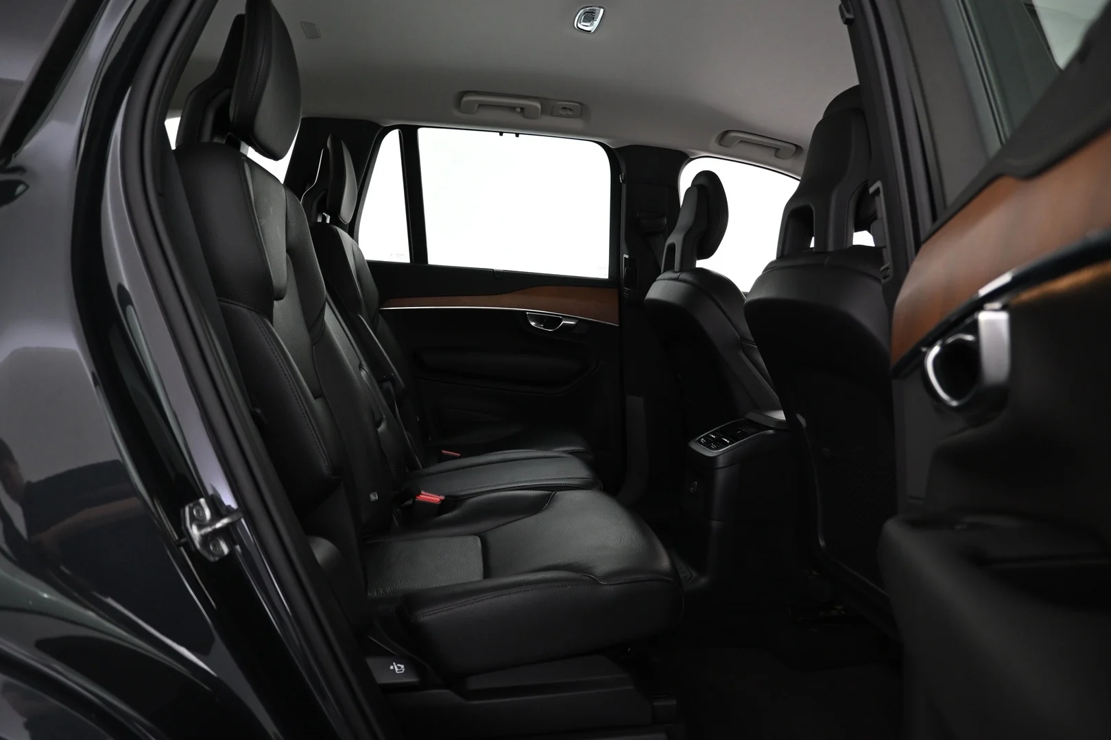 Car Image - 2HUyWk1fsqWPeX0pwsvxkA