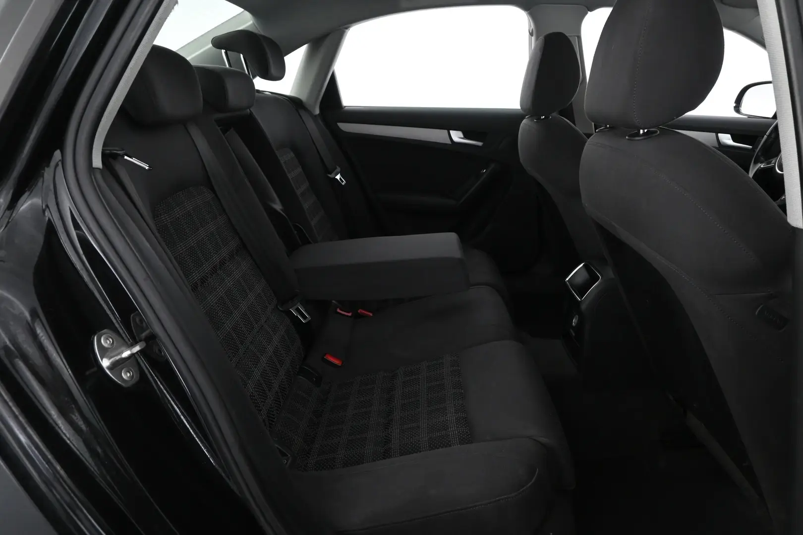 Car Image - 3BwA6jUYNNIx3a0weowvP7
