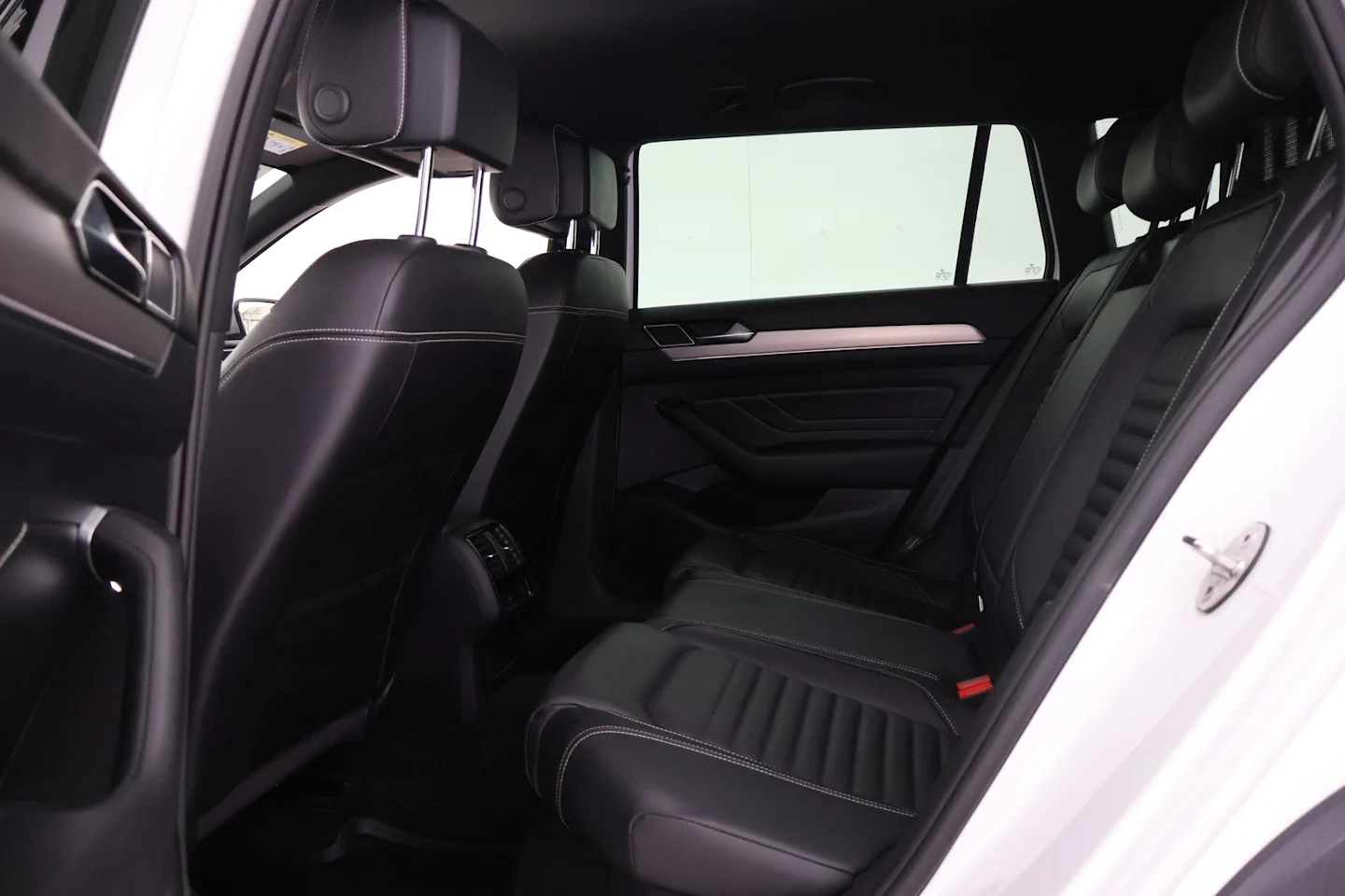 Car Image - 5E5lq648n4pISDLD0Ks7rV