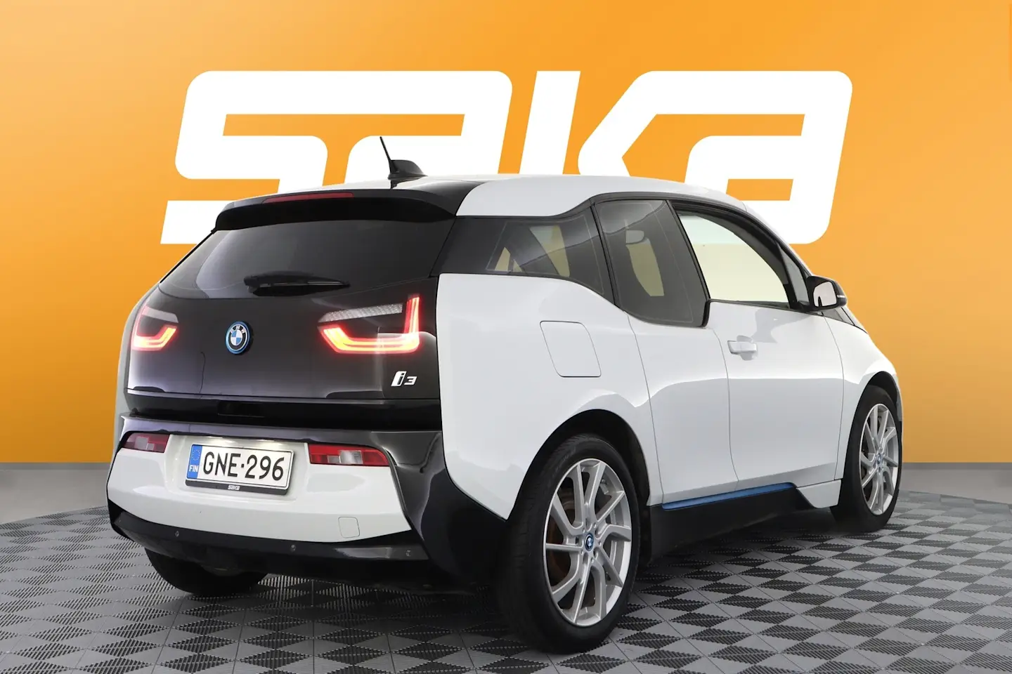 Car Image - 5O0oIB1f76HX5tRnqiEFp3