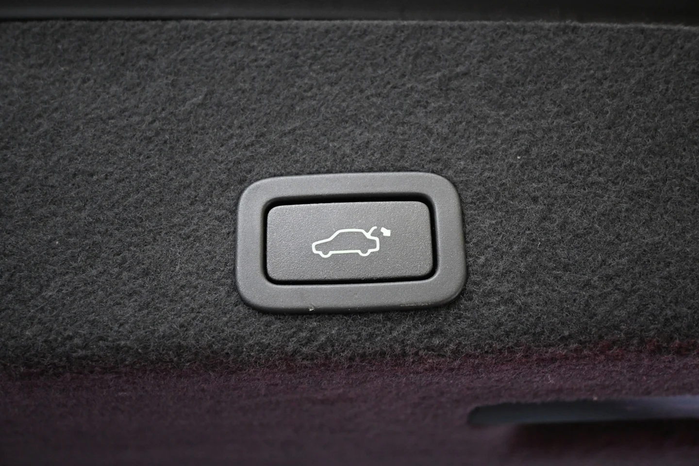 Car Image - lmCUQPSB9RBfV45qtSugA