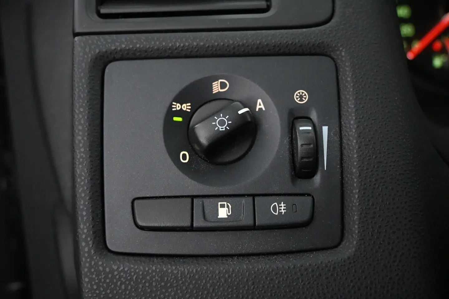 Car Image - 4ipLVaf0aJ7S5GMojHiEhq