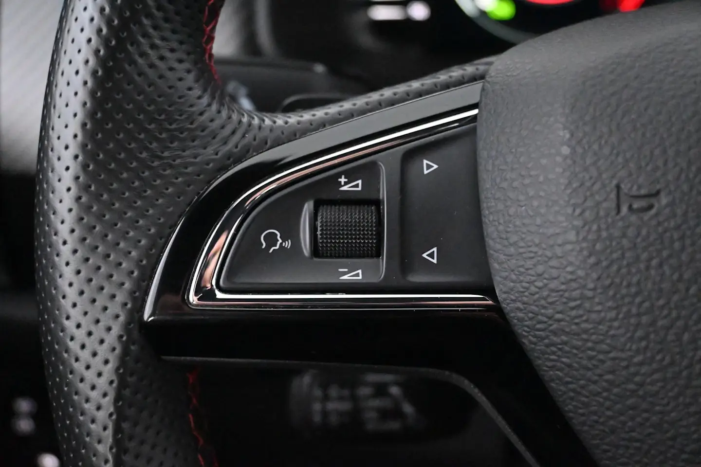 Car Image - 4kWf4DLbzT6Cdh8F7LGxhS