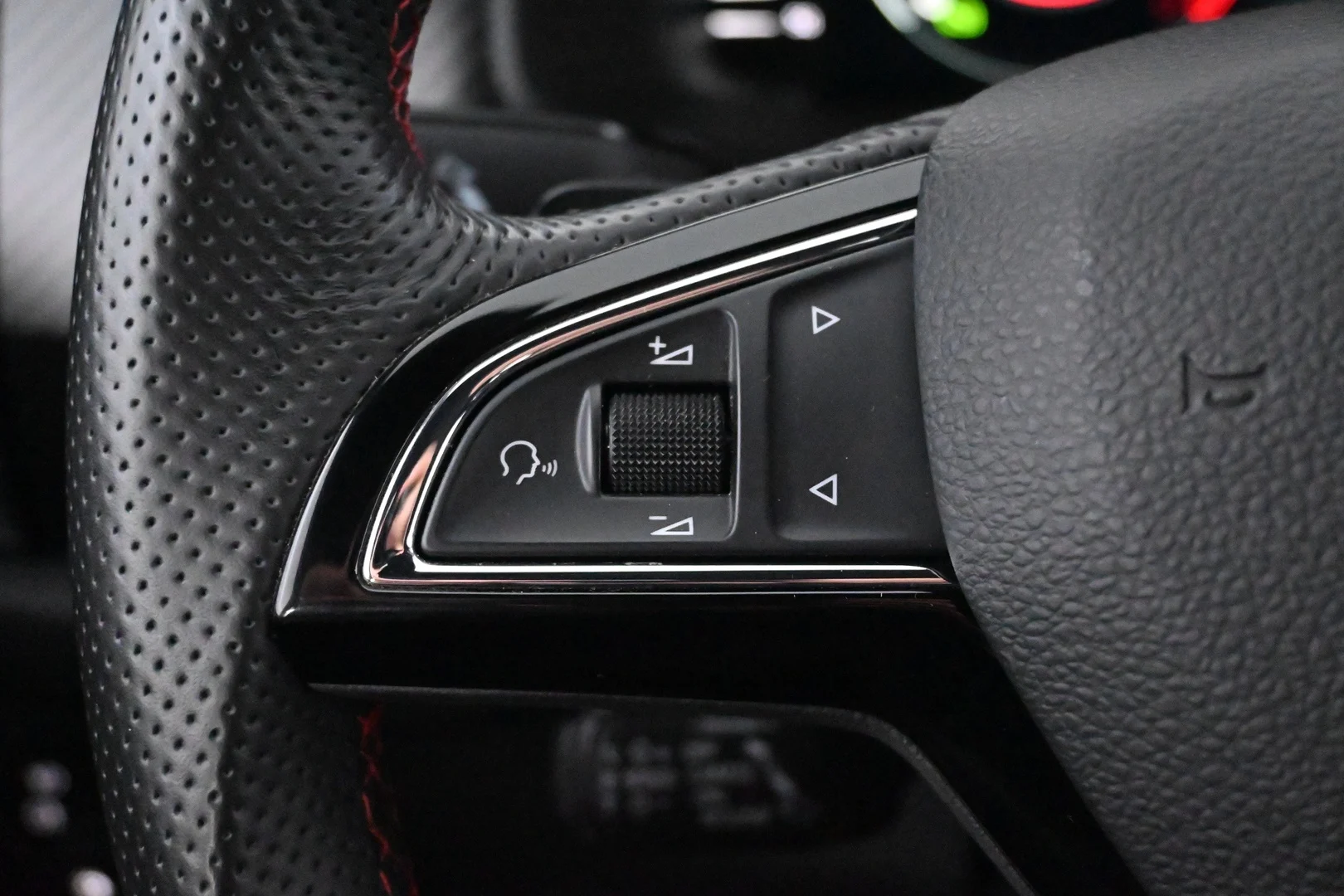 Car Image - 4kWf4DLbzT6Cdh8F7LGxhS