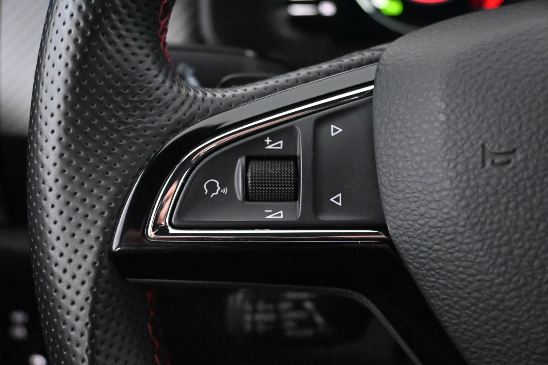 Car Image - 4kWf4DLbzT6Cdh8F7LGxhS