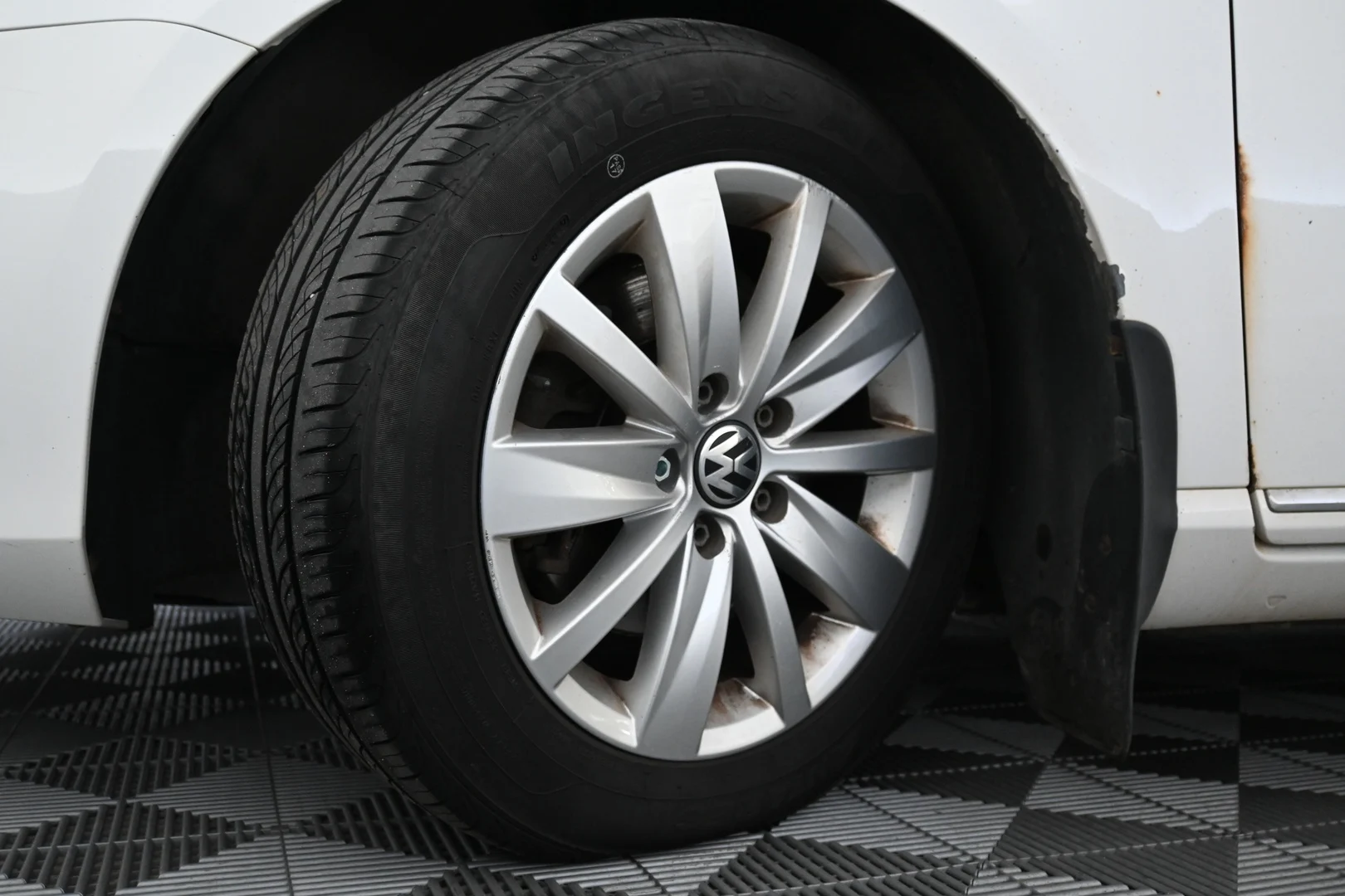 Car Image - 5O82wjsUID2st2sv5JbRjm