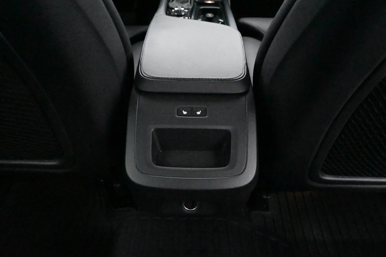 Car Image - 6SRtHhfWnb2gmHZMsi306a