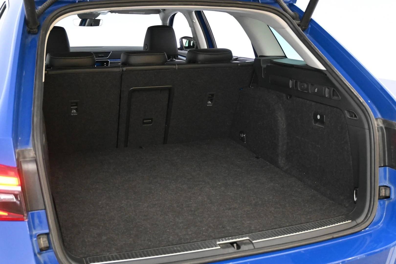 Car Image - 6xxFfqOQ82af66d18jjiUf