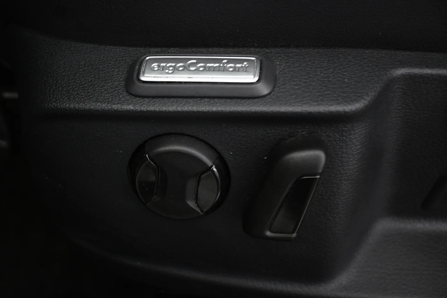 Car Image - 57kebgY0UalCNbUZE0aI9T