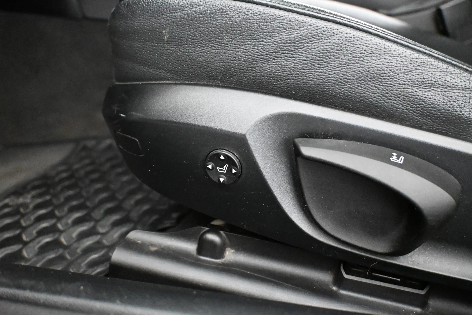 Car Image - 5aQrmACu9DiSFlFJOfBXc7