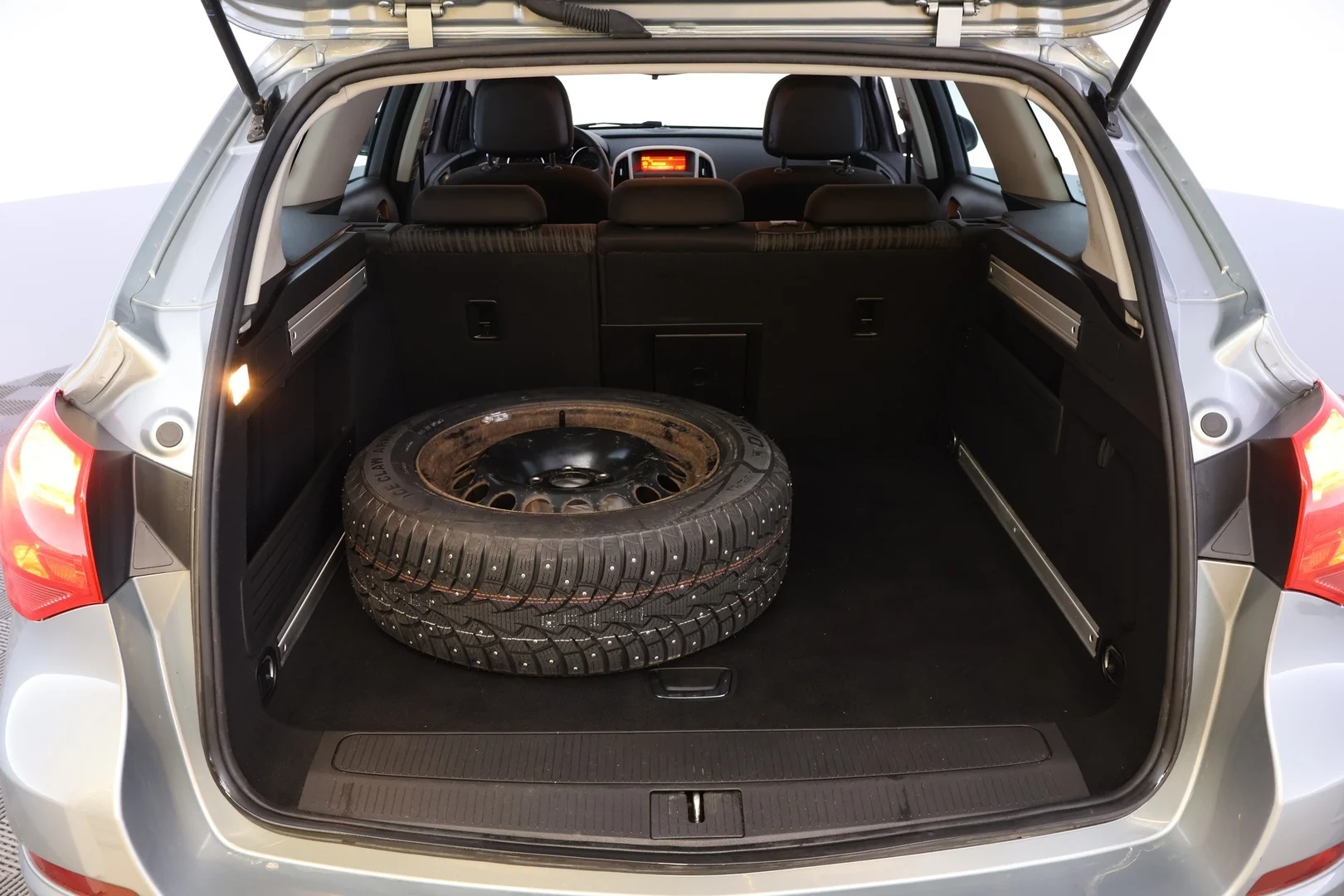Car Image - 2Wit6zHSsCPyJcyCwr65uX